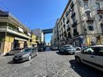 AD.PIAZZA OTTOCALLI: BILOCALE+ACCESSORI,LUMINOSO CON ASCENSORE in Vendita
